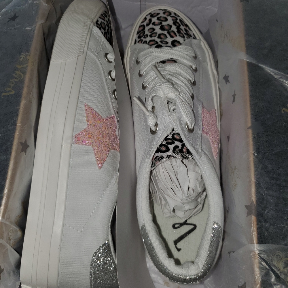 NEW - Very G Sneakers